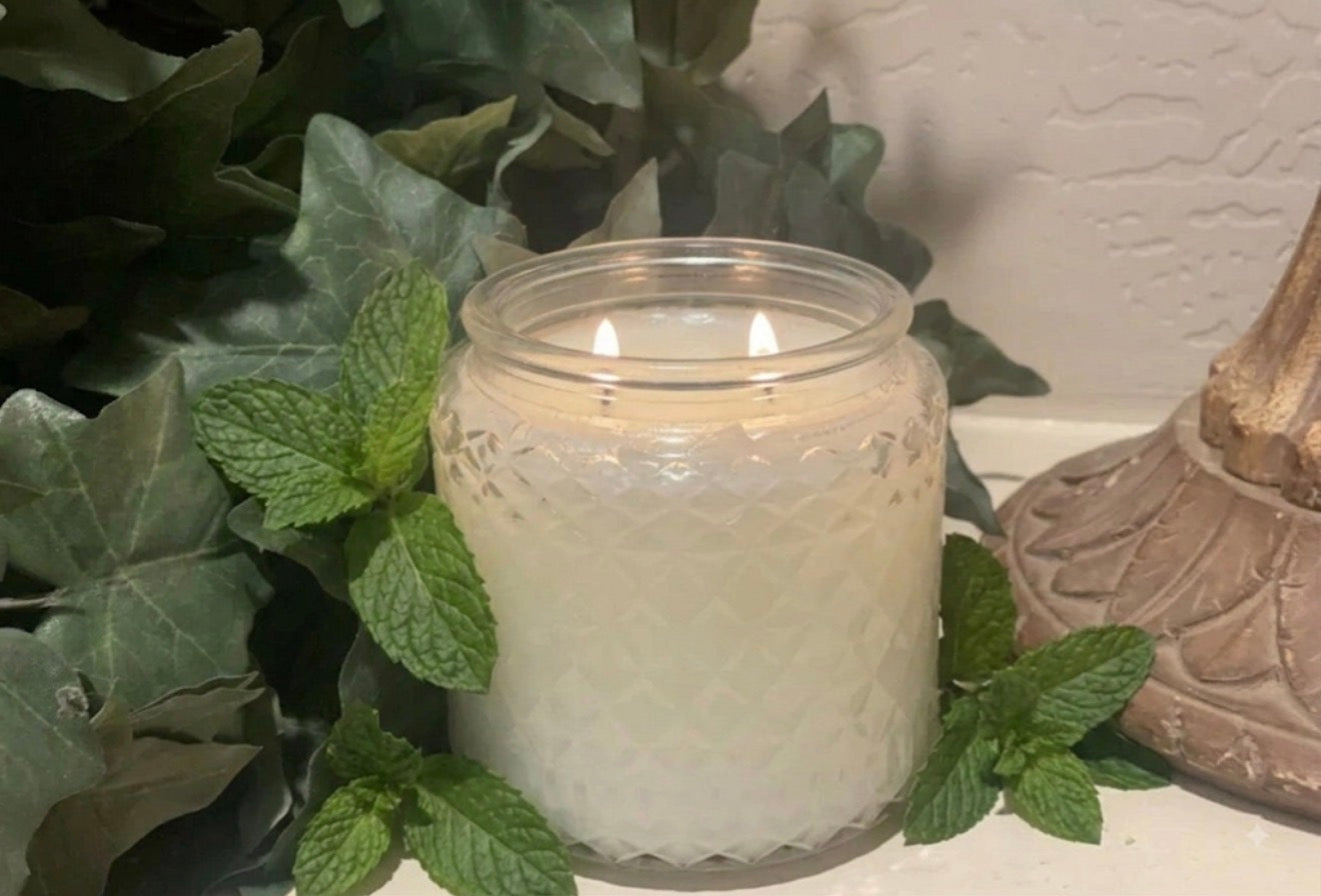 Peppermint ๐ Leaf-16 oz Original Gold Canyon Candle