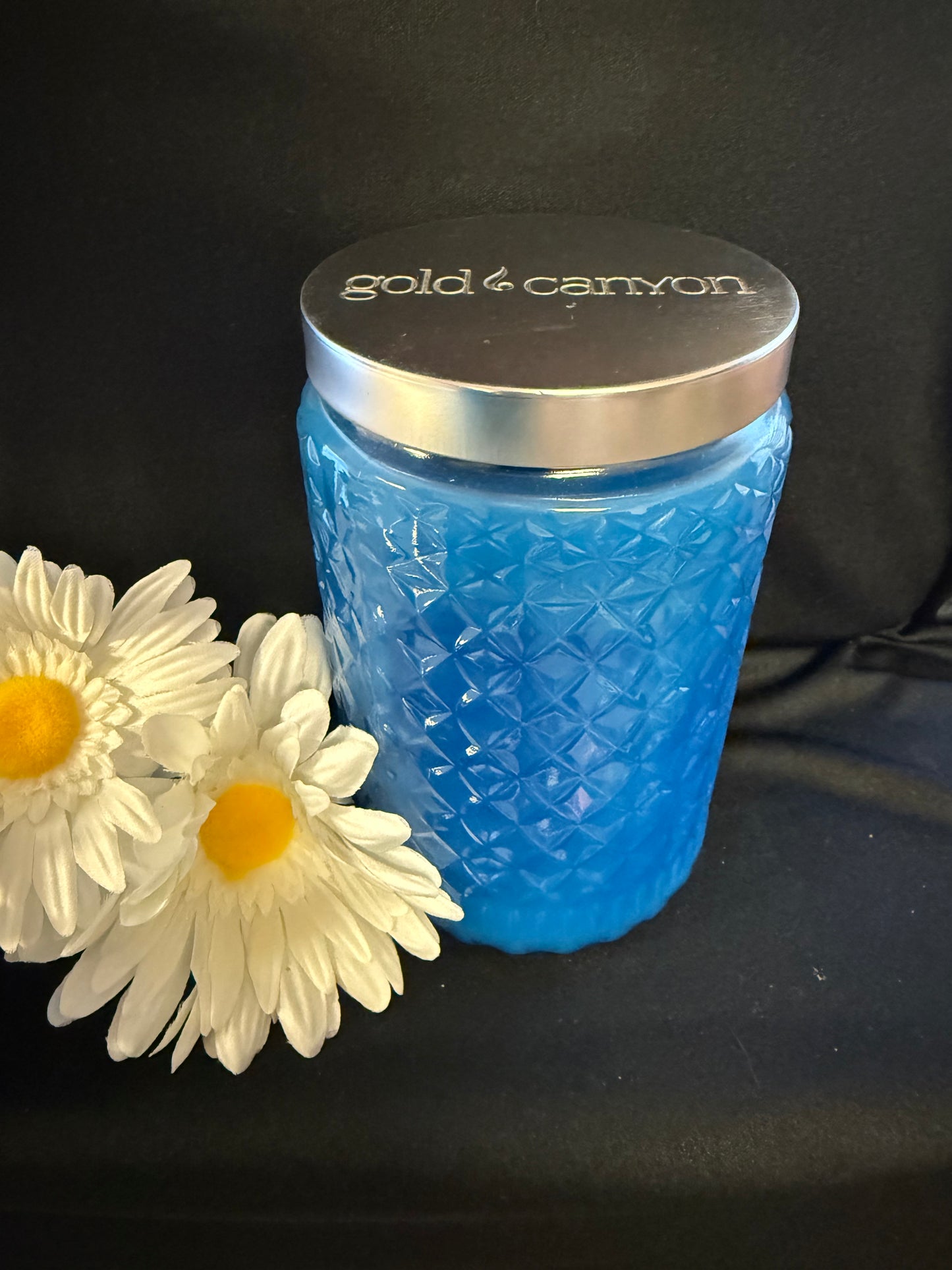 Garden Breeze 26oz Gold Canyon Candle